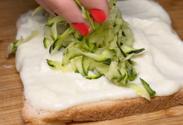 fetta di pancarrè farcita con besciamella e zucchine