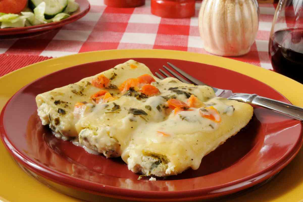 Crispelle di cannelloni nel piatto