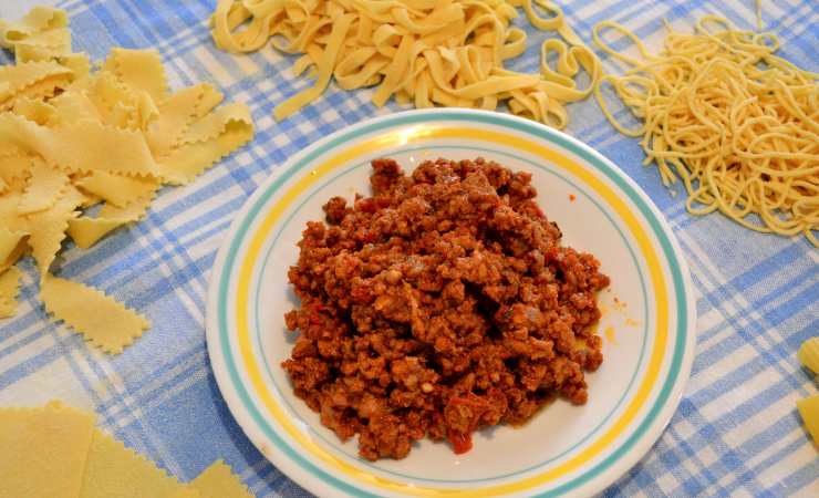 piatto di ragù e pasta