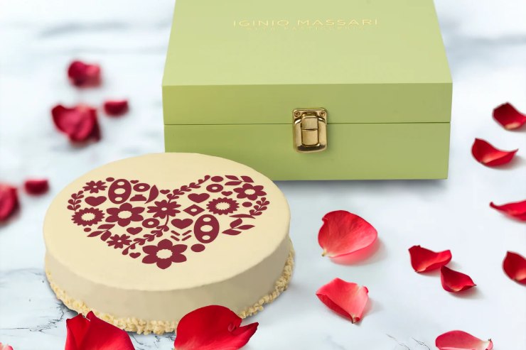 torta e scatola elegante