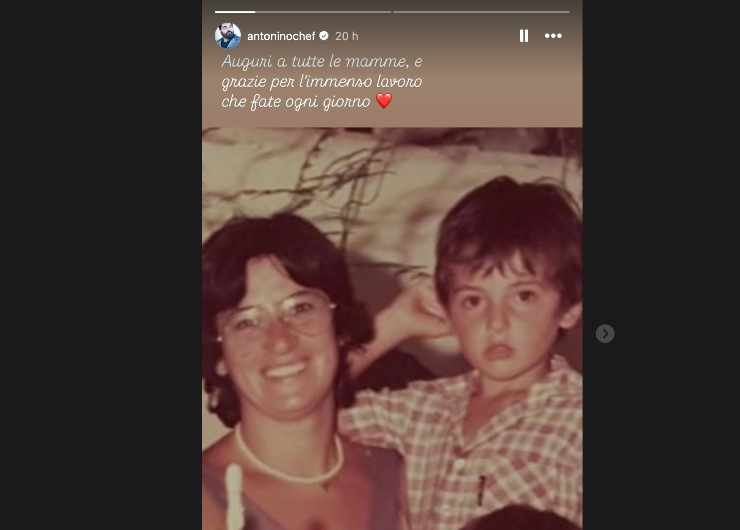 antonino cannavacciuolo da bambino con la mamma