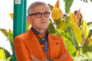 bruno barbieri con aria pensierosa
