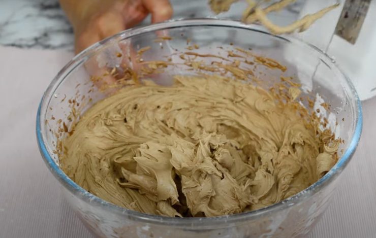 crema al cioccolato in ciotola