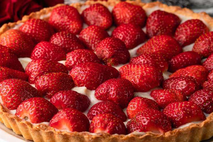 crostata morbida con le fragole