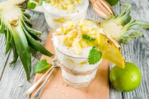 dessert al cucchiaio all'ananas