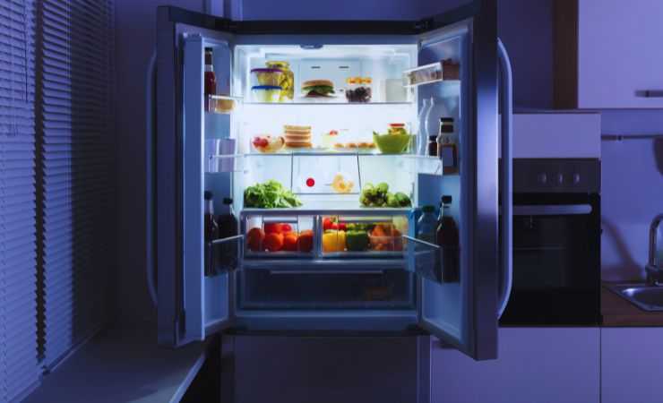 un frigo aperto