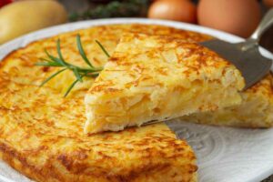 pezzo di frittata tagliato
