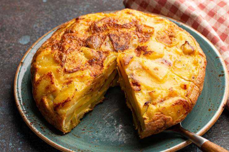 frittata in un piatto