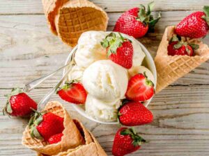 gelato fiordilatte con fragole