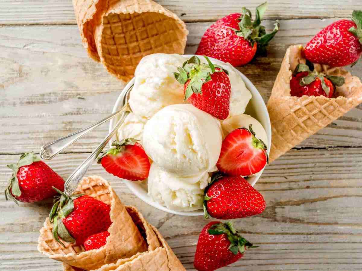 gelato fiordilatte con fragole
