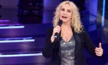 Antonella Clerici con microfono