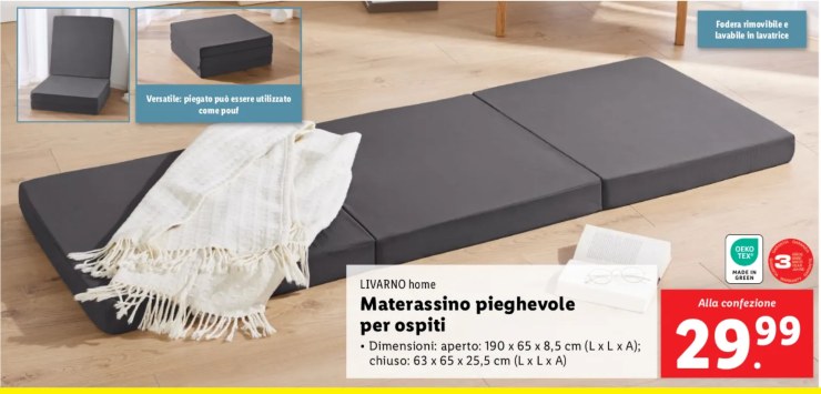 materasso pieghevole steso sul pavimento