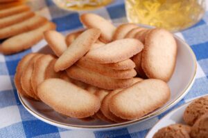 Piatto con lingue di gatto