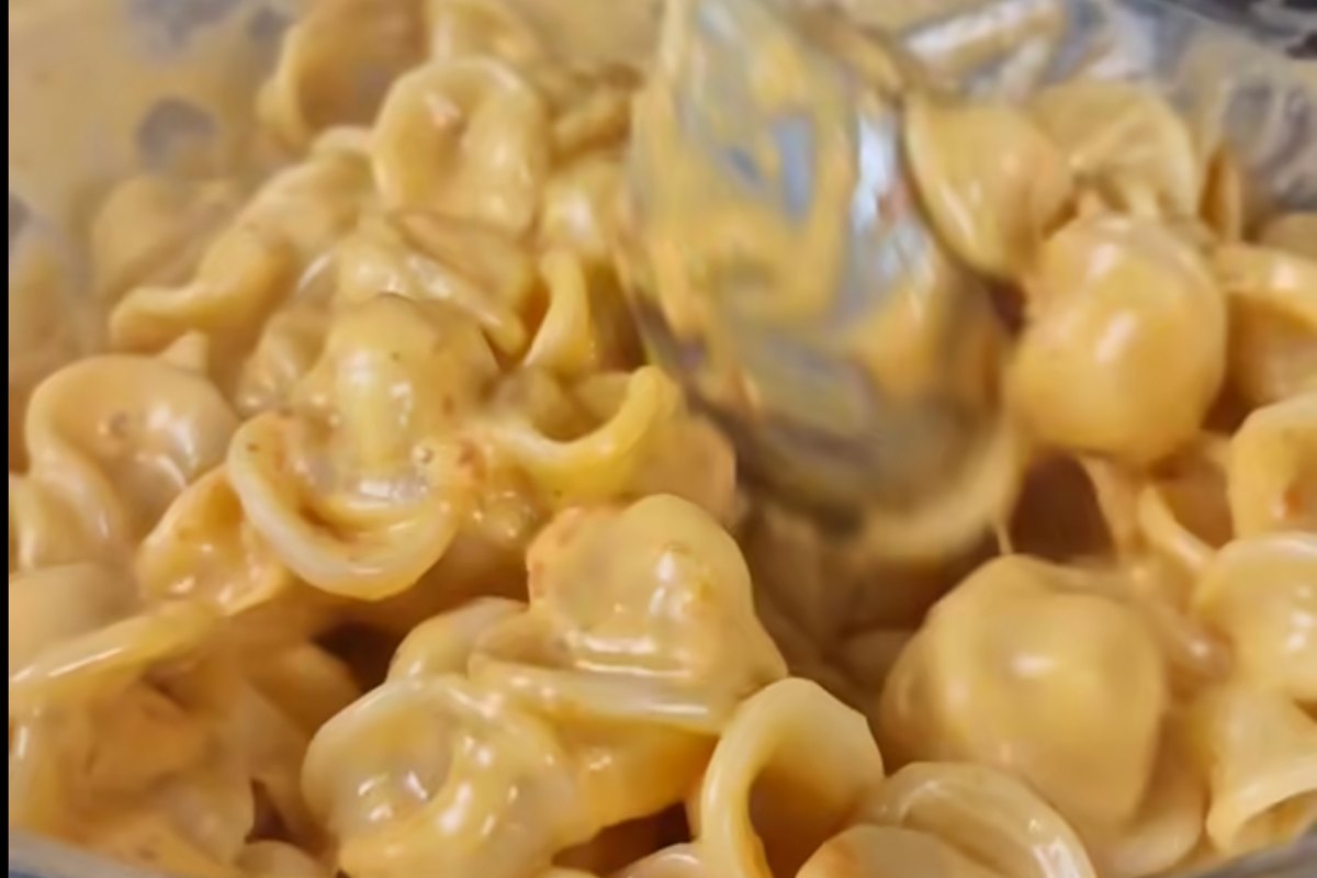 ciotola con orecchiette cremose