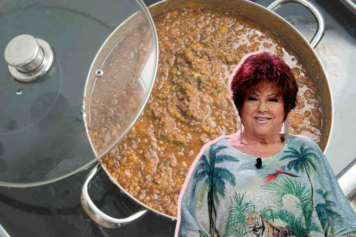 Orietta Berti e pentola con ragù