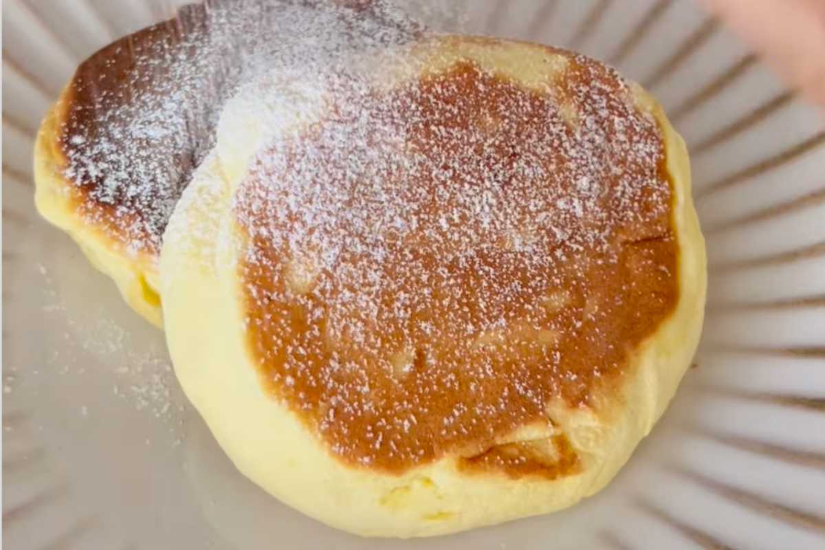 pancake giapponesi su piatto