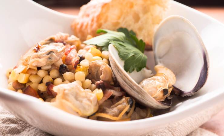 fregola con le vongole