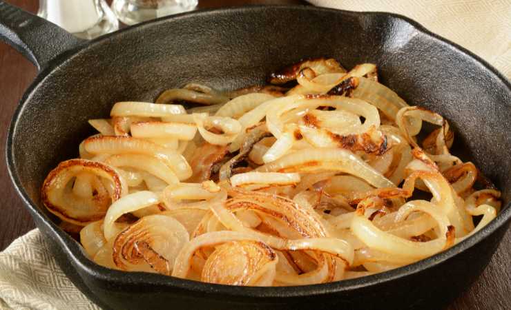 cipolle in padella