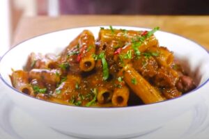 tortiglioni con ragù di polpo