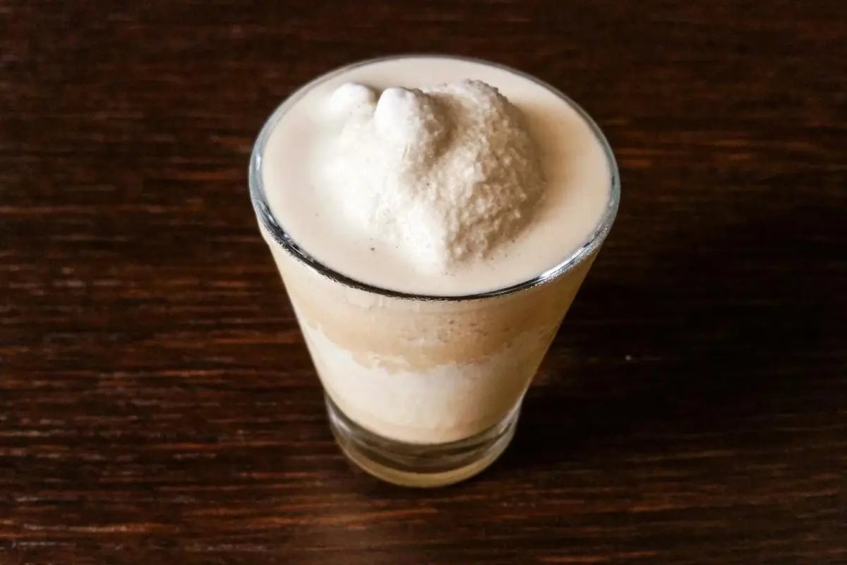 Crema di caffè cremosa nel bicchiere