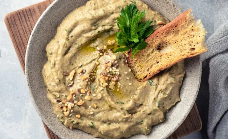 Crema di melanzane con pane
