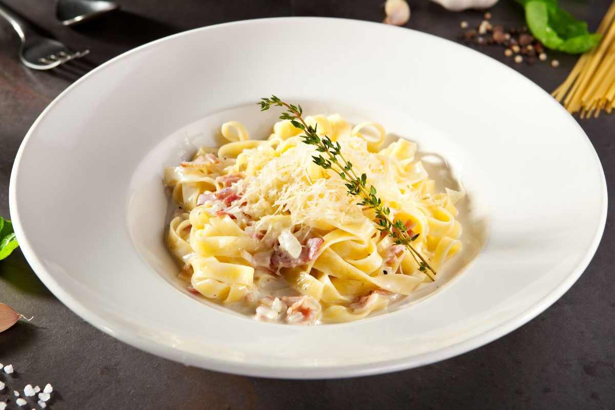 fettuccine con prosciutto
