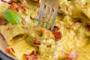 rigatoni burrata al pistacchio e speck croccante