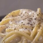 un piatto di cacio e pepe