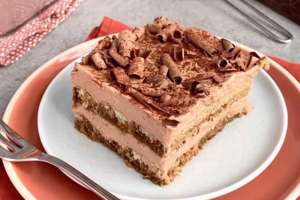 fetta di tiramisù al cioccolato
