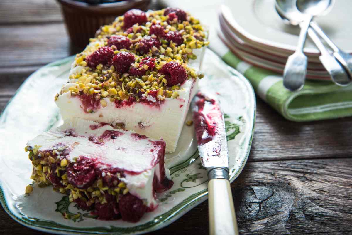semifreddo allo yogurt e lamponi