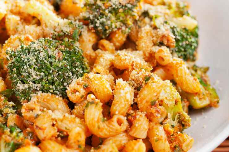 pasta con i broccoli e pangrattato