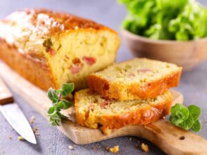 plumcake salato su tagliere