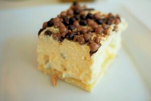 Pezzi di semifreddo con ricotta e cioccolato