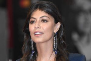 alessandra mastronardi in primo piano