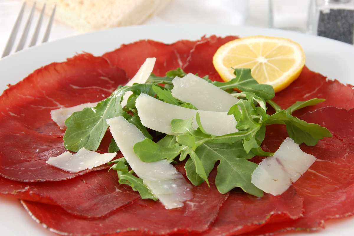 bresaola con rucola e grana