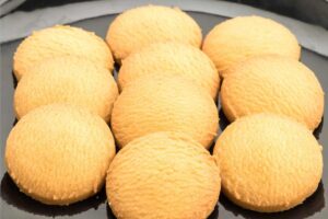 Biscotti semplici ripieni