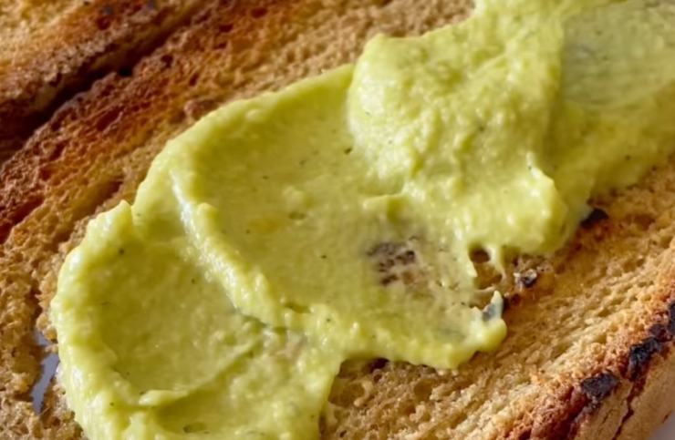 bruschette con crema di avocado