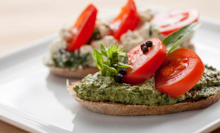 bruschette al pesto