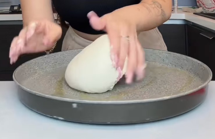 teglia con impasto