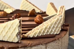 un dolce con i wafer