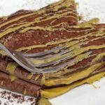 piatto con crepes al cacao