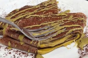 piatto con crepes al cacao