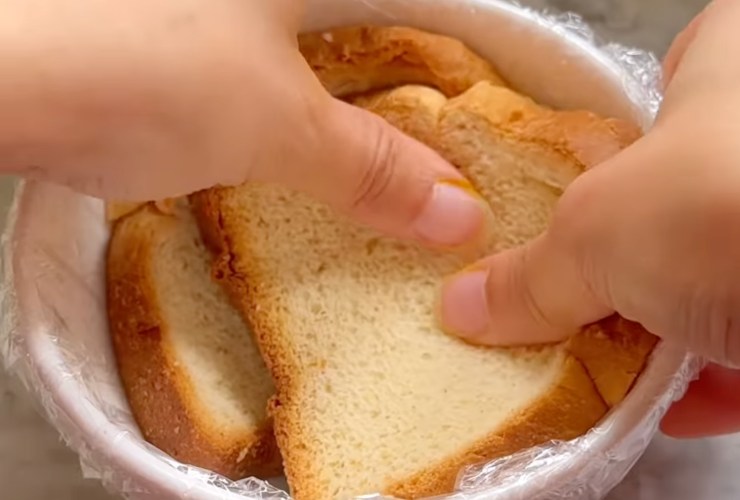 fette di pan brioche in una ciotola