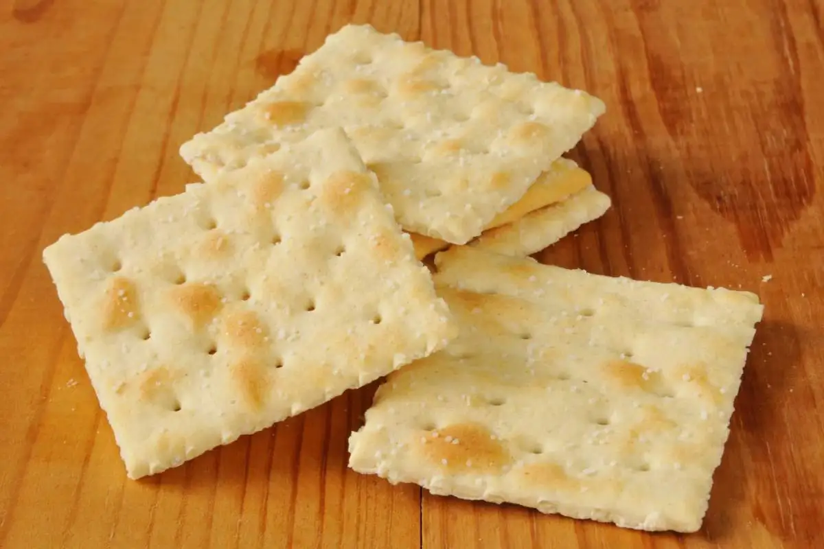 Cracker salati sparsi