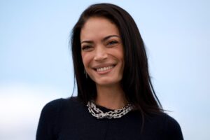 elodie sorridente in primo piano