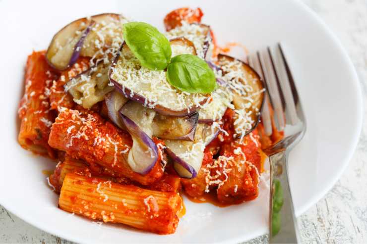 piatto di pasta alla norma