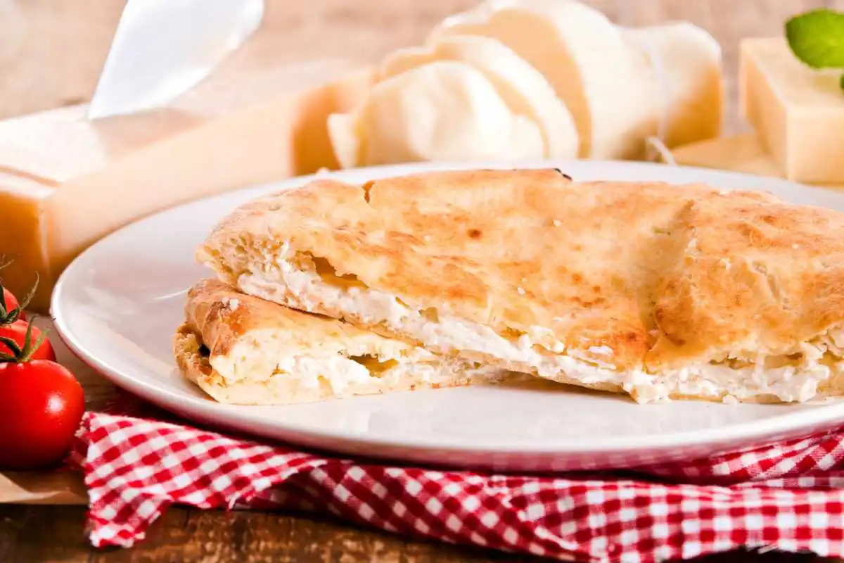 Focaccia farcita con formaggio