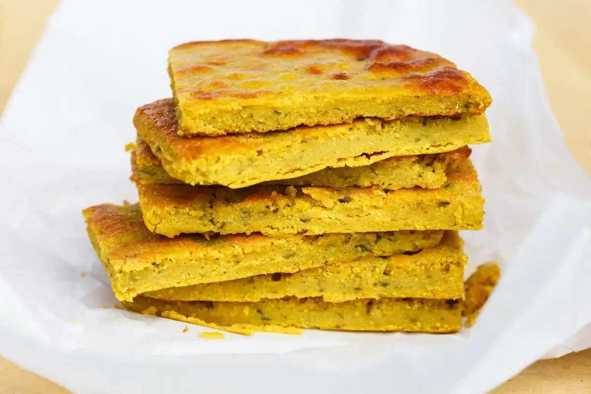 panelle siciliane in un piatto