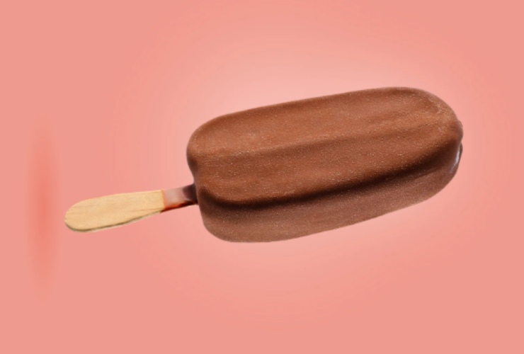  gelato su stecco ricoperto di cioccolato