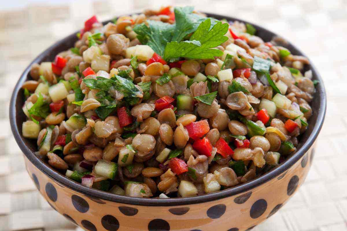 citola di insalata di lenticchie mista